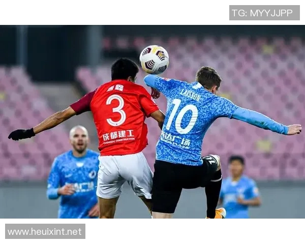 足球明星贝隆亲笔签名珍藏品揭晓引发球迷热议