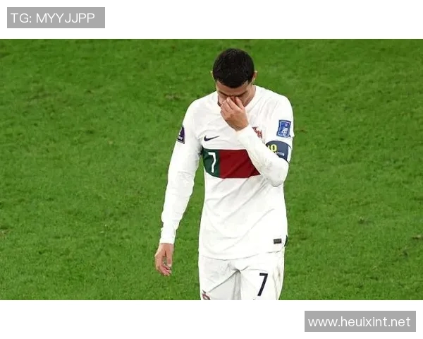 各大足球明星齐心协力安慰C罗共度低谷时刻展现友谊与团结